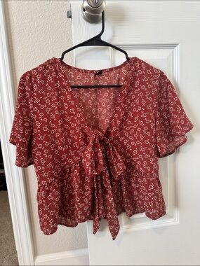 Red and white Floral Tie-Front Peplum Top
